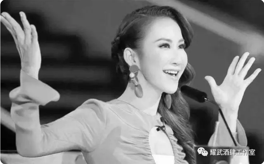 足球冠军祝贺词_祝贺足球冠军的话_足球颁奖冠军祝福语