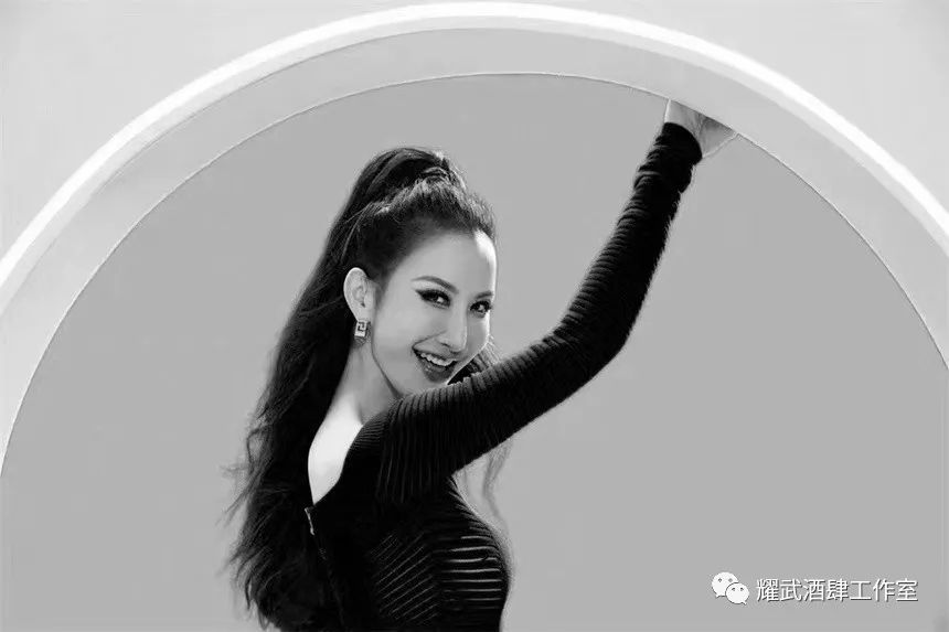 足球冠军祝贺词_祝贺足球冠军的话_足球颁奖冠军祝福语