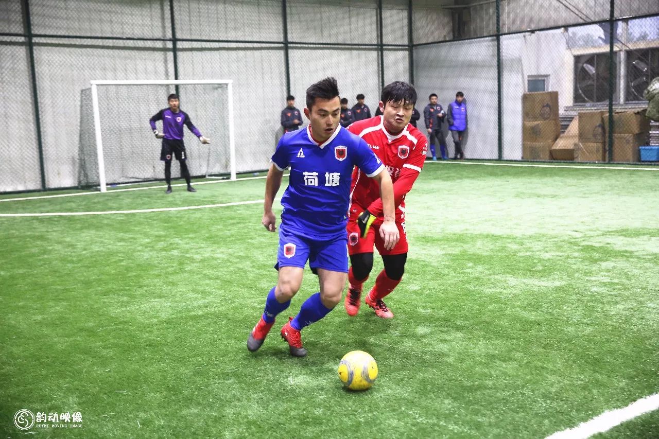 五大联赛足球俱乐部争夺冠军资格_足球联赛冠军怎么评比_足球俱乐部夺冠次数排名